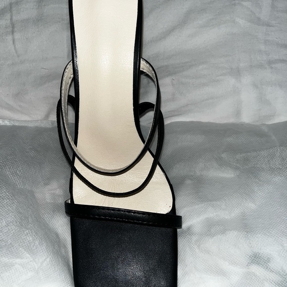 BNIB open toe strap heel - Picture 1 of 4